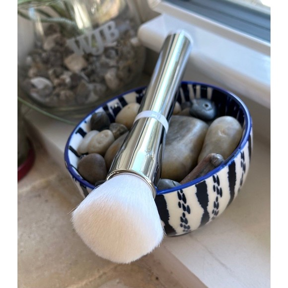 iT Cosmetics Heavenly Skin CC+ Skin Perfecting Brush #702 Flawless Foundation - Picture 8 of 12